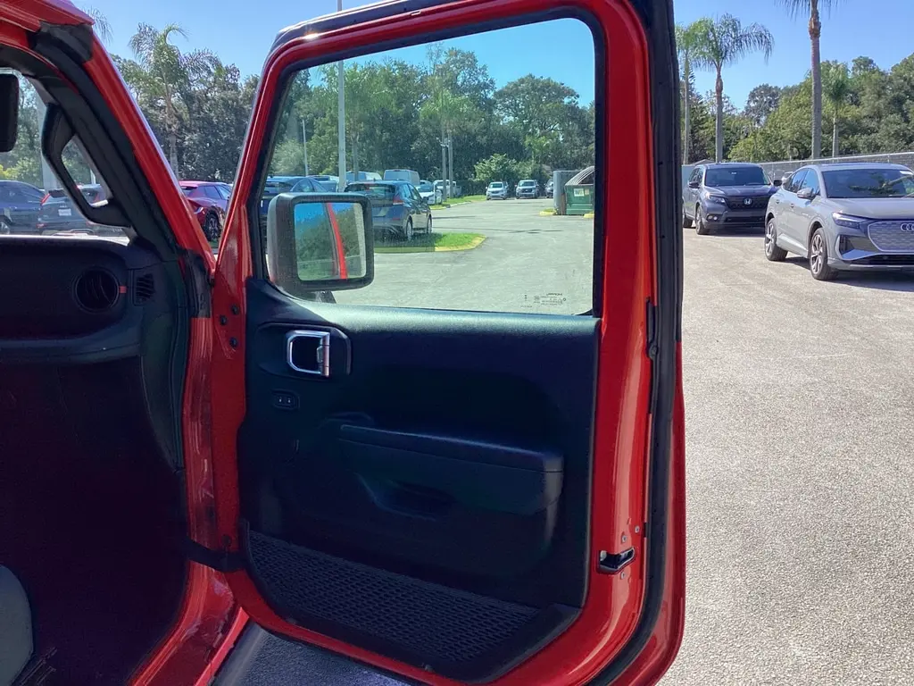 2025 JEEP WRANGLER RUBICON photo 19
