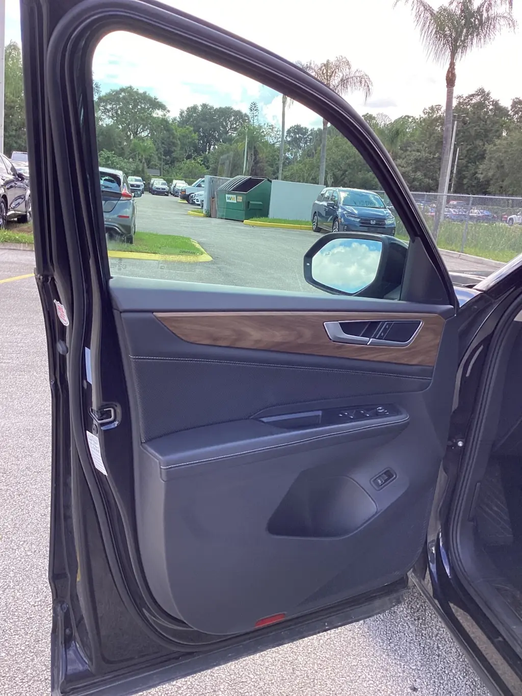 2025 VOLKSWAGEN ATLAS 2.0T SE W/TECHNOLOGY photo 15