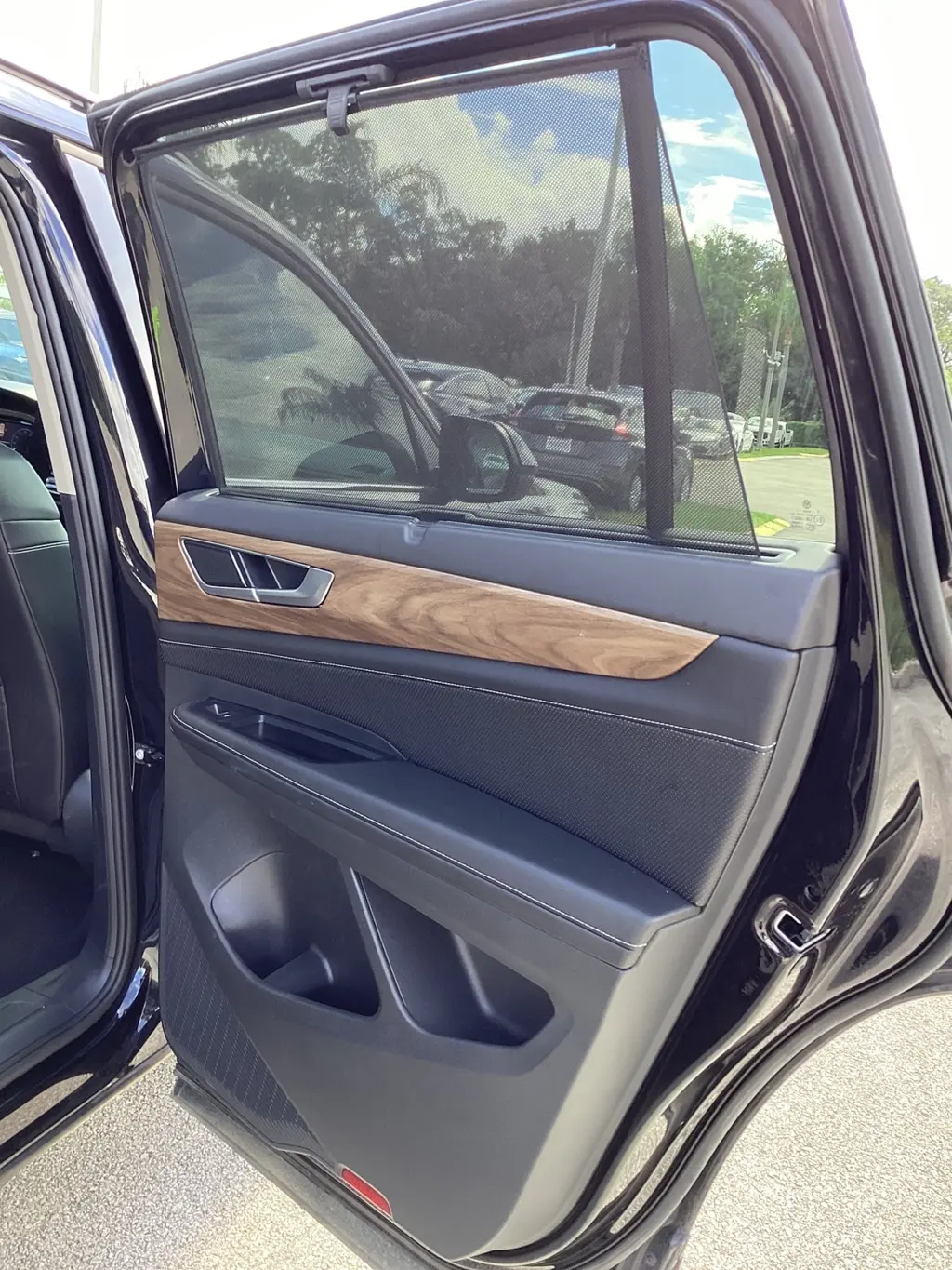 2025 VOLKSWAGEN ATLAS 2.0T SE W/TECHNOLOGY photo 19