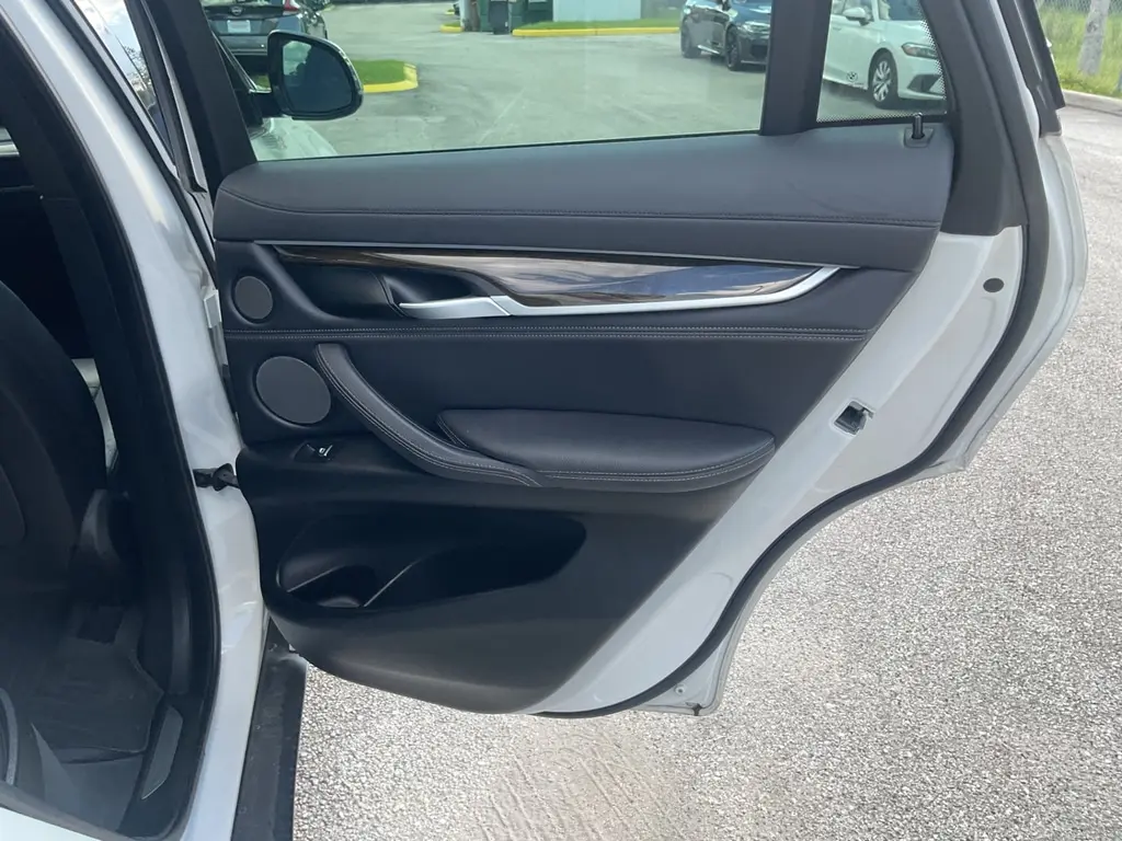 2018 BMW X6 XDRIVE35I photo 12