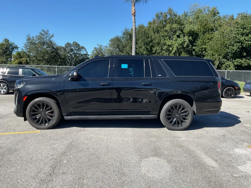 2021 CADILLAC ESCALADE ESV LUXURY photo 2
