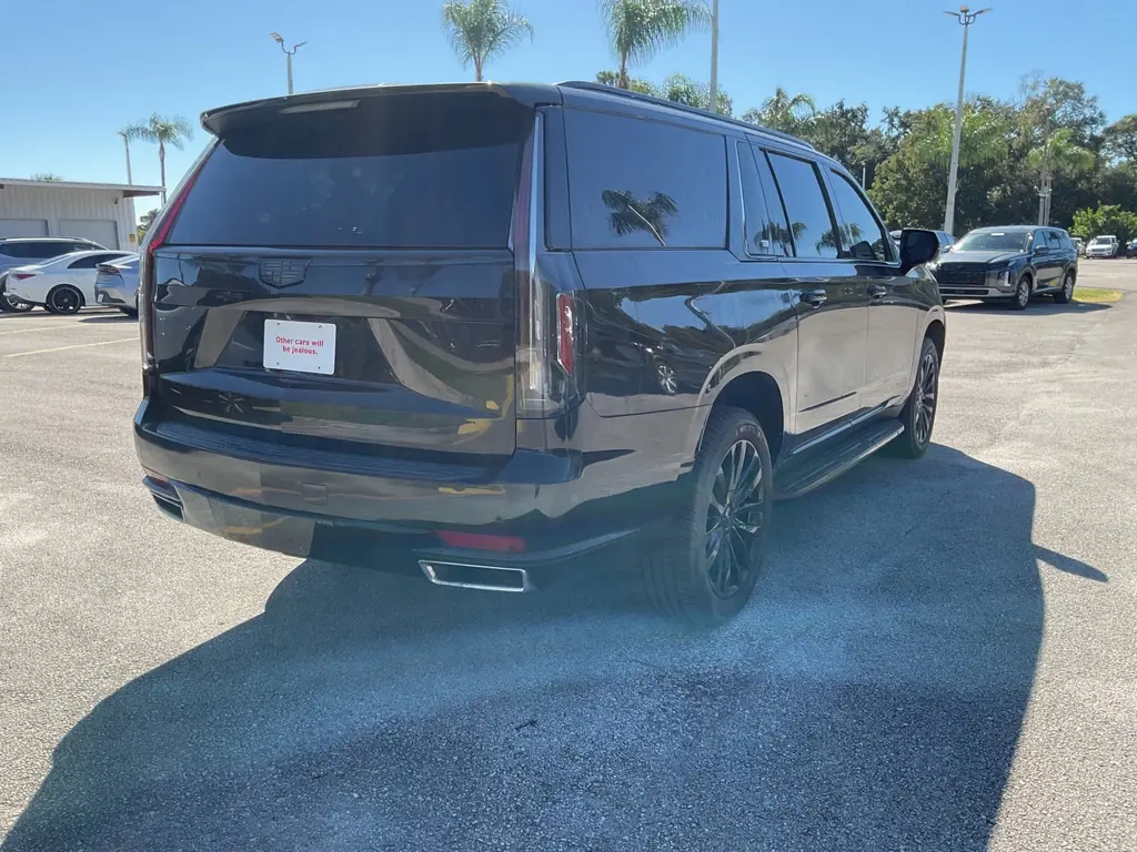 2021 CADILLAC ESCALADE ESV LUXURY photo 3