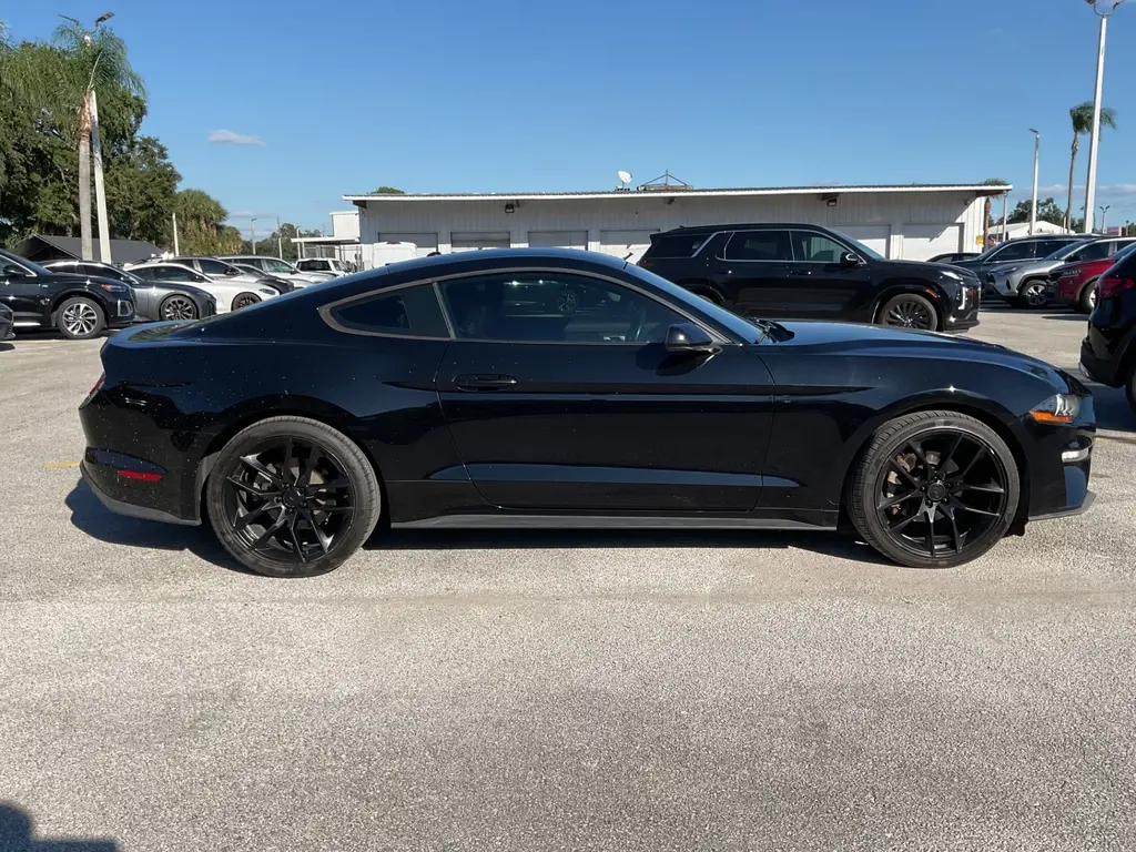 2019 FORD MUSTANG ECOBOOST photo 8