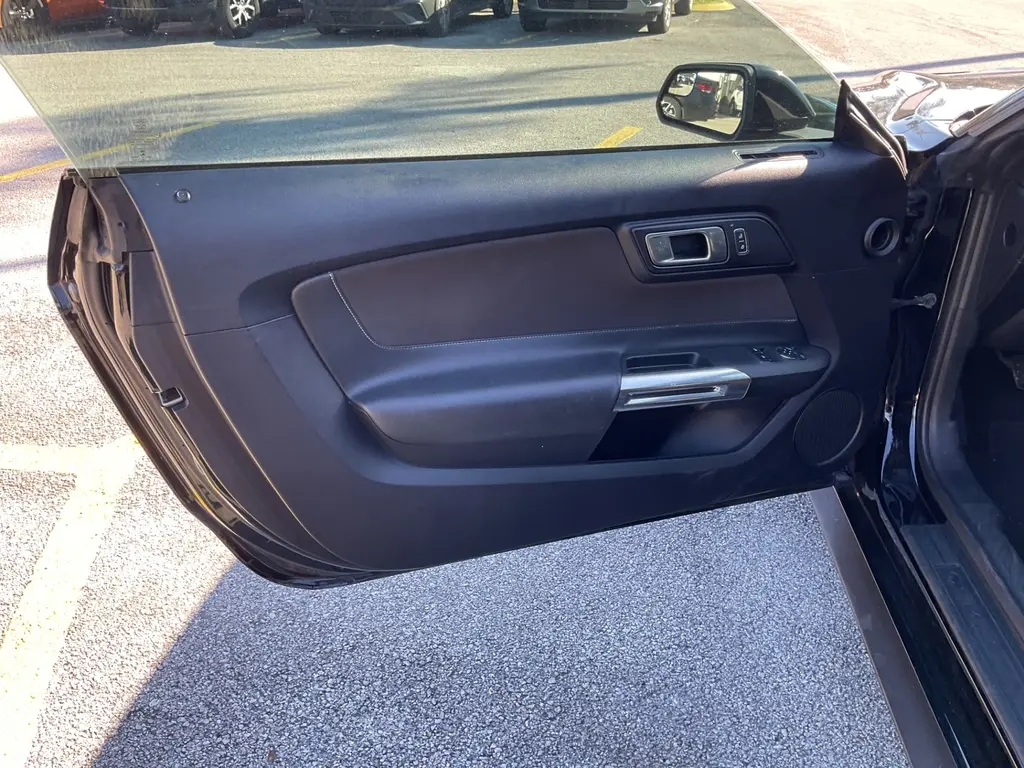 2019 FORD MUSTANG ECOBOOST photo 13