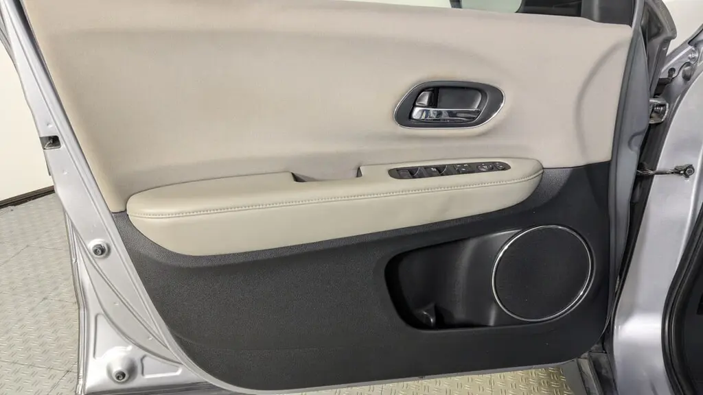 2018 HONDA HR-V EX photo 9