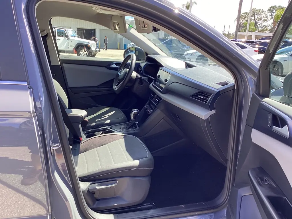 2023 VOLKSWAGEN TAOS SE photo 16