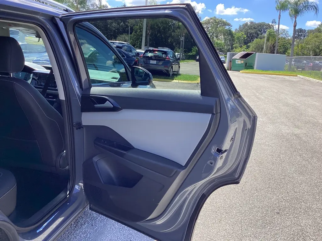 2023 VOLKSWAGEN TAOS SE photo 17