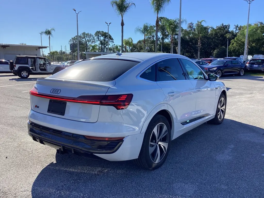 2024 AUDI Q8 E-TRON SPORTBACK S LINE PREMIUM PLUS photo 4