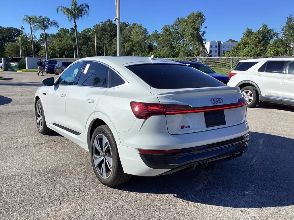 2024 AUDI Q8 E-TRON SPORTBACK S LINE PREMIUM PLUS photo 8