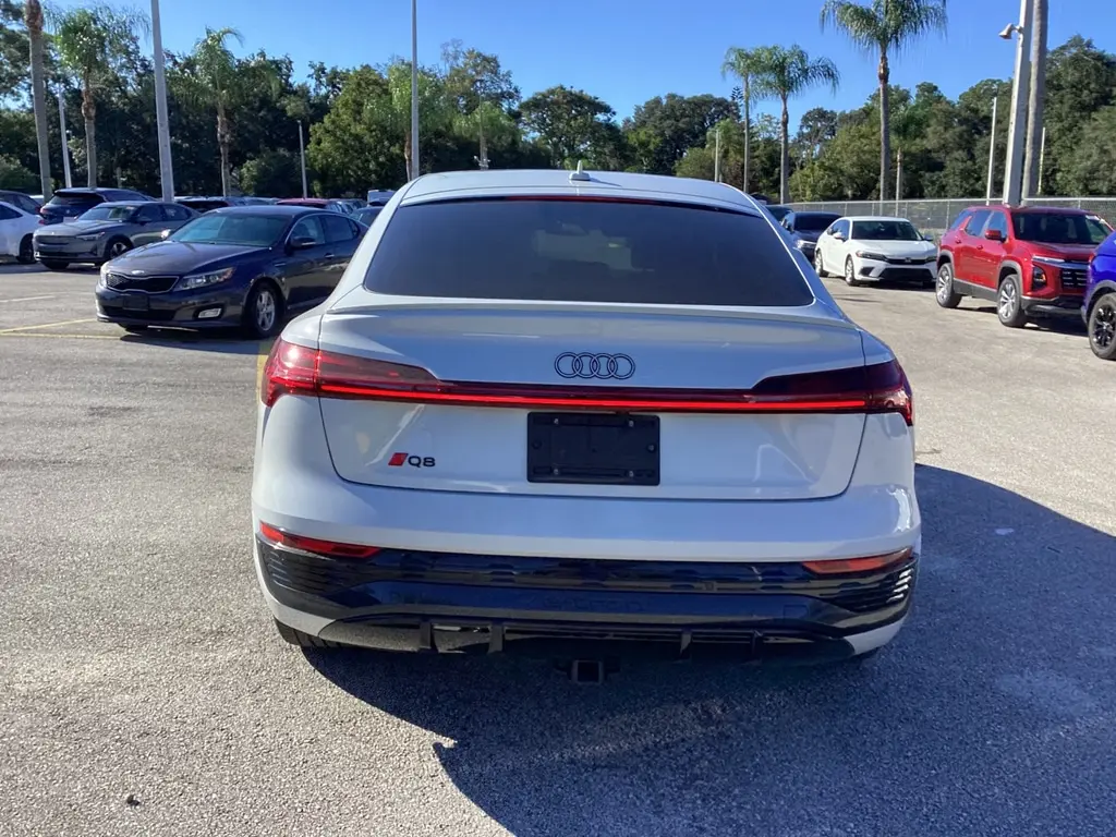 2024 AUDI Q8 E-TRON SPORTBACK S LINE PREMIUM PLUS photo 9