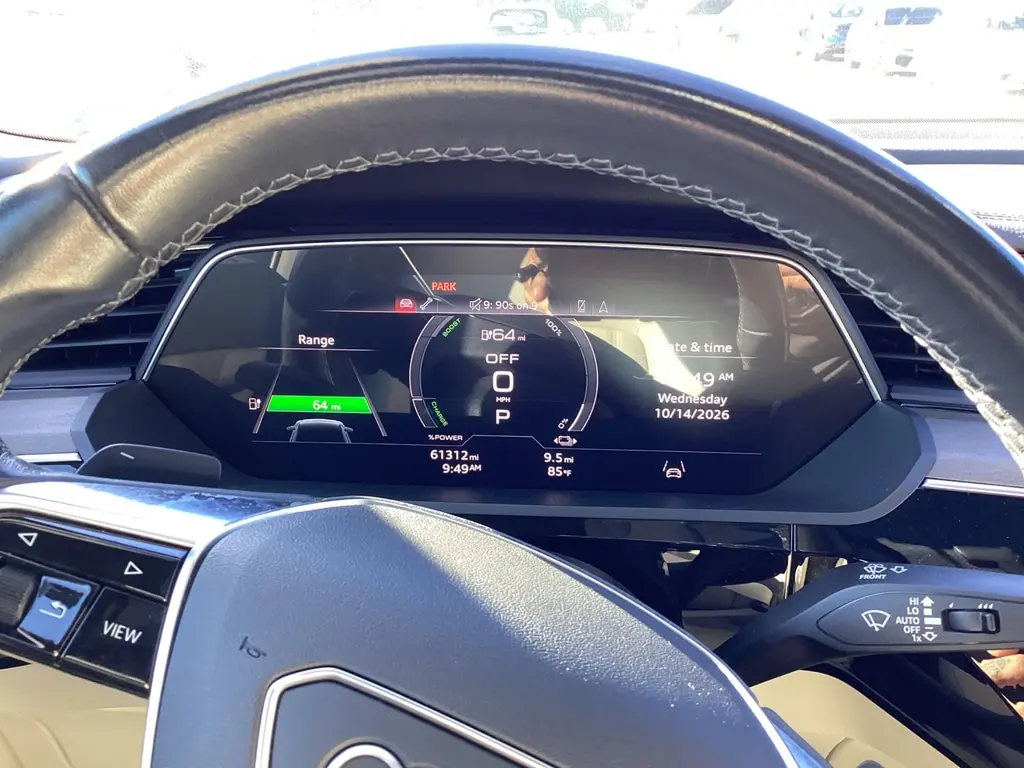 2024 AUDI Q8 E-TRON SPORTBACK S LINE PREMIUM PLUS photo 20