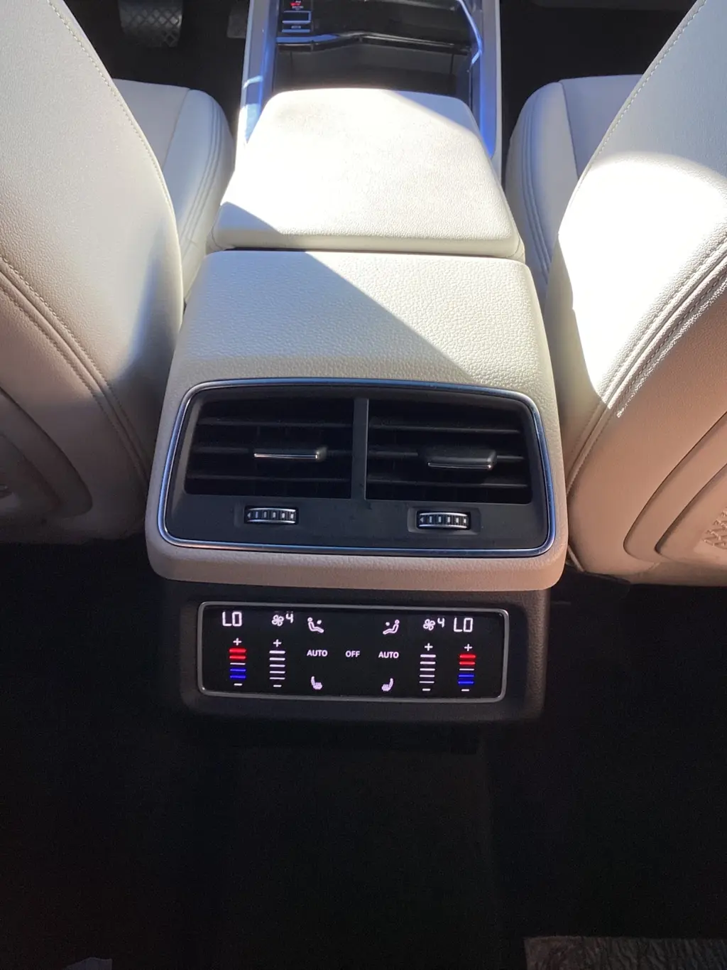2024 AUDI Q8 E-TRON SPORTBACK S LINE PREMIUM PLUS photo 22