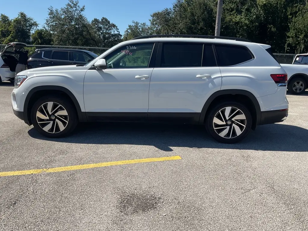 2024 VOLKSWAGEN ATLAS 2.0T SE W/TECHNOLOGY photo 2