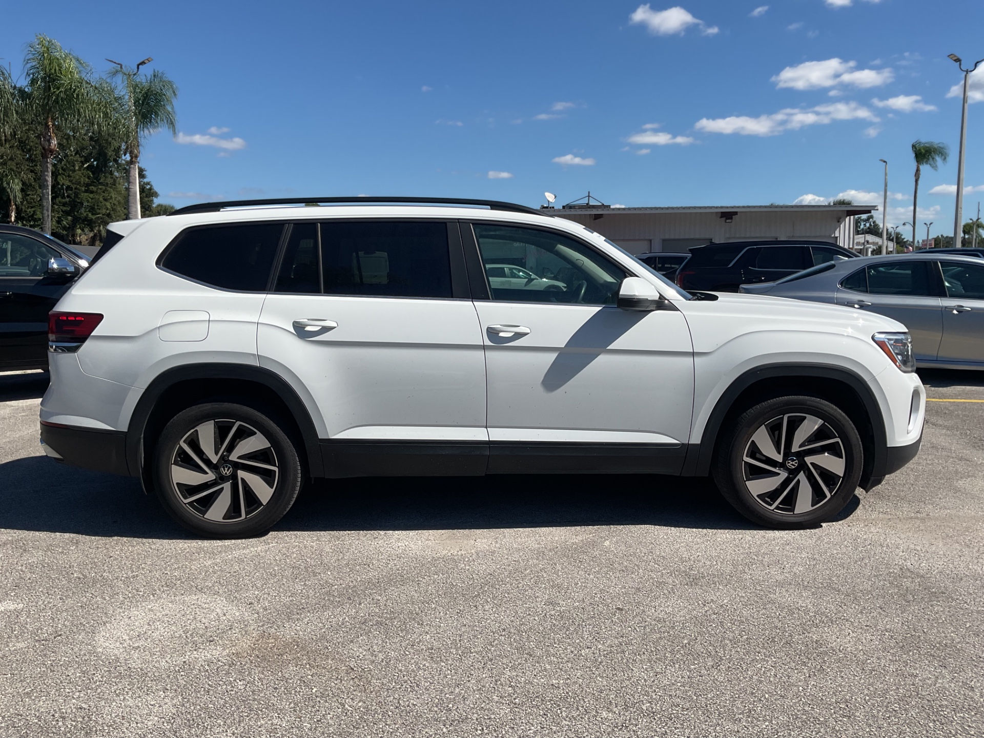 2024 VOLKSWAGEN ATLAS 2.0T SE W/TECHNOLOGY photo 6