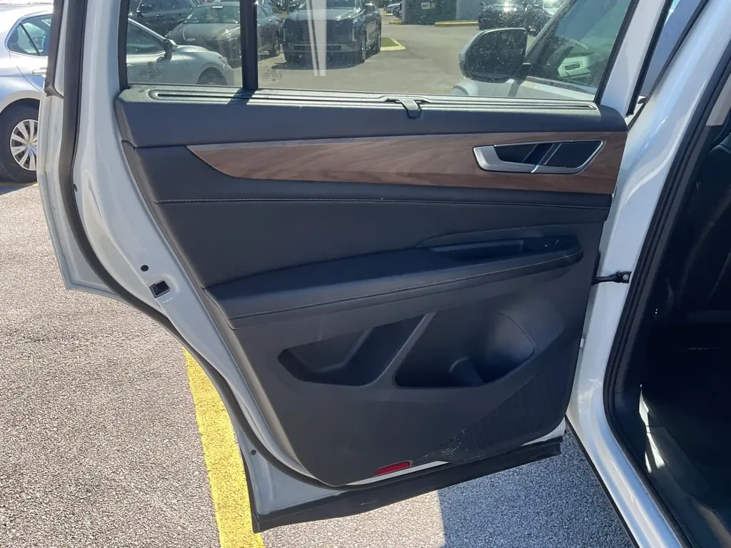 2024 VOLKSWAGEN ATLAS 2.0T SE W/TECHNOLOGY photo 19