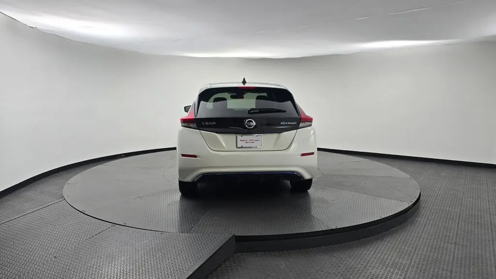 2019 NISSAN LEAF SL photo 6