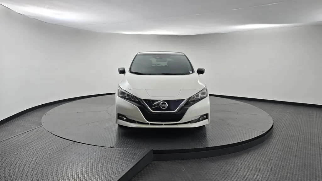 2019 NISSAN LEAF SL photo 11