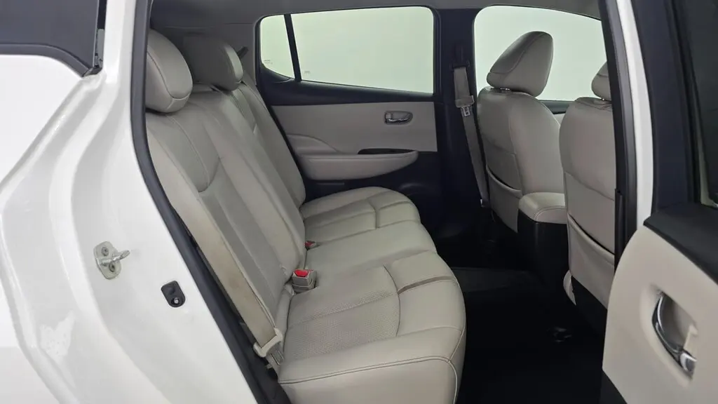 2019 NISSAN LEAF SL photo 18