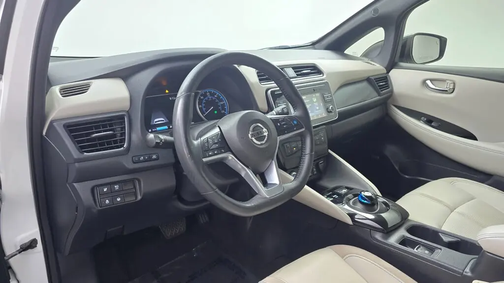 2019 NISSAN LEAF SL photo 23