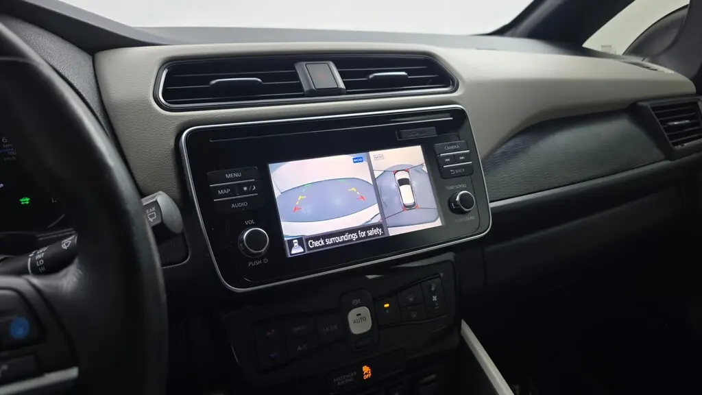 2019 NISSAN LEAF SL photo 27