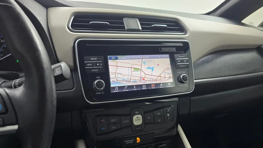 2019 NISSAN LEAF SL photo 31