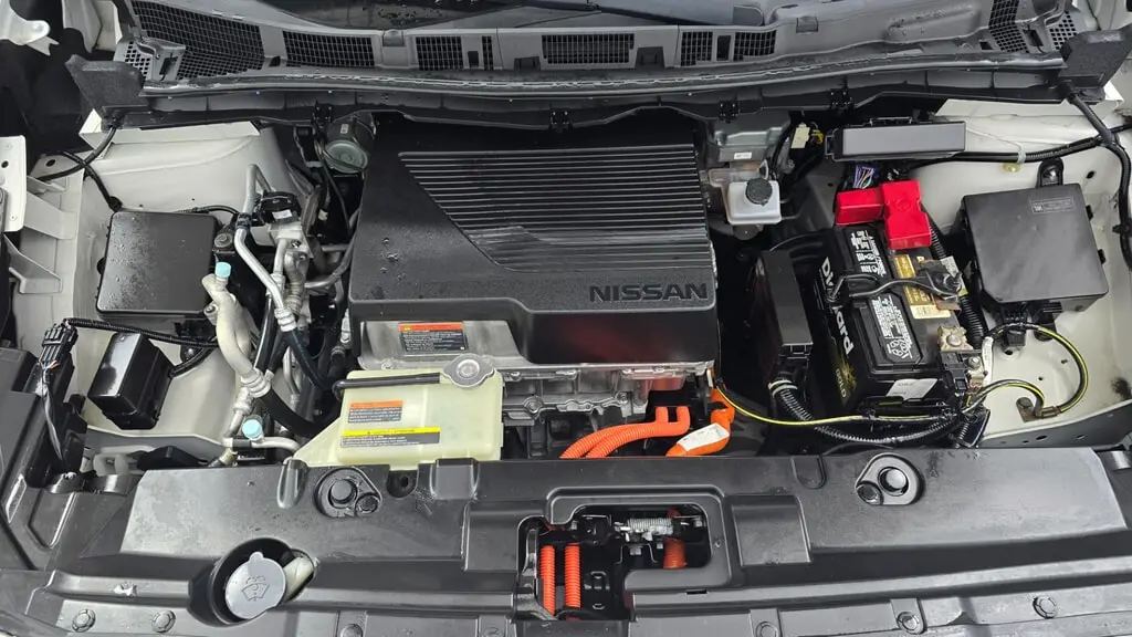 2019 NISSAN LEAF SL photo 34