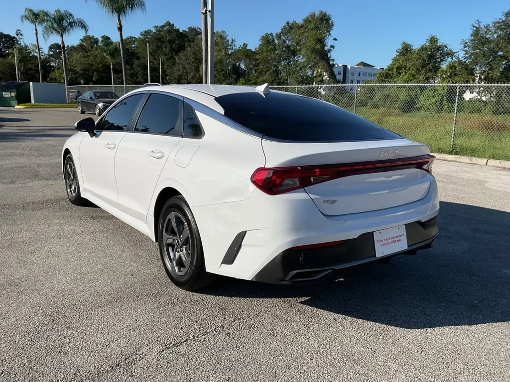 2022 KIA K5 LX photo 3