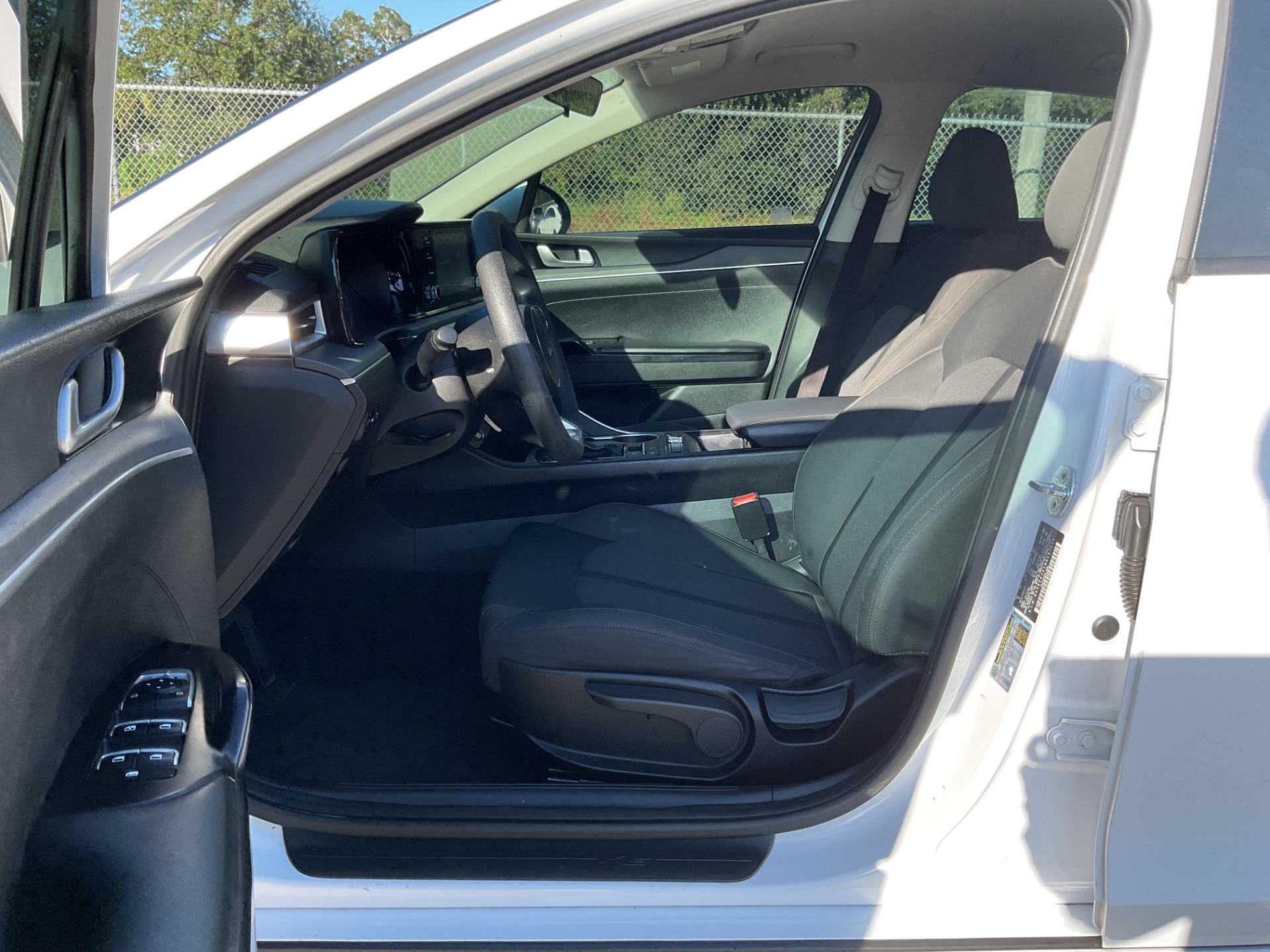 2022 KIA K5 LX photo 13