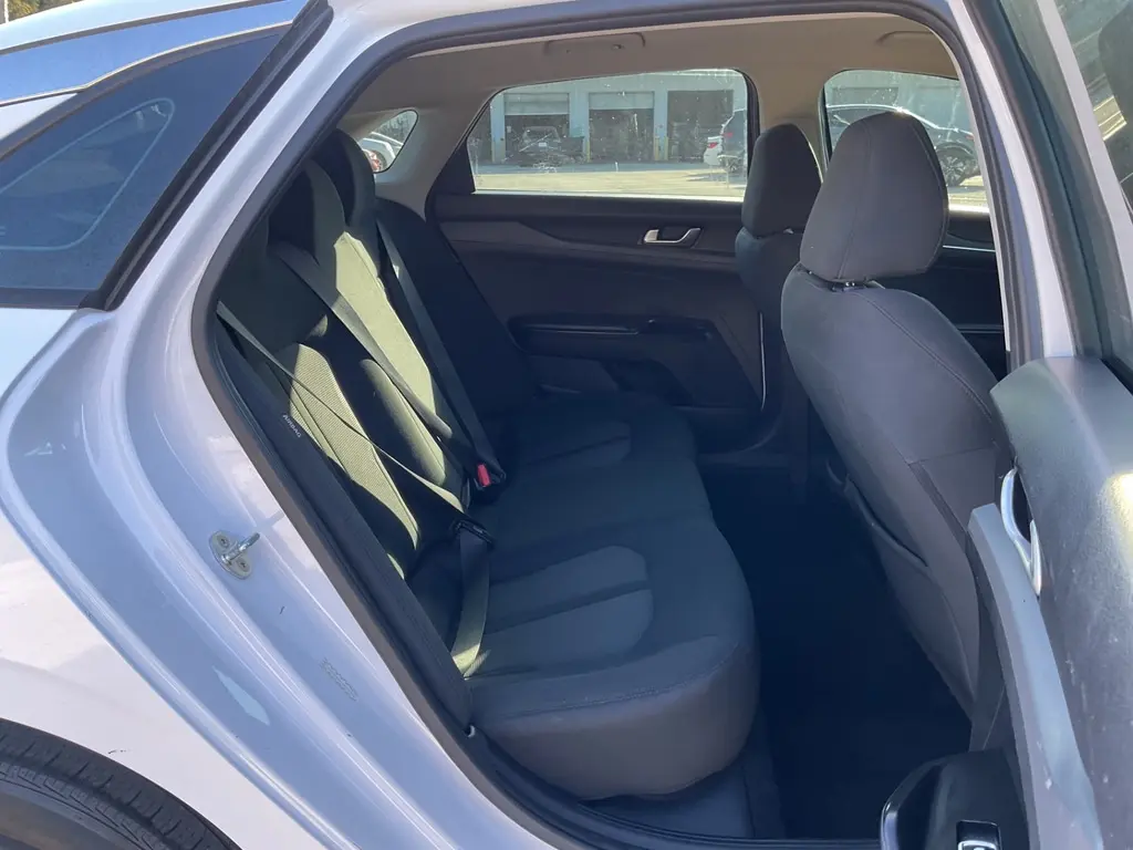2022 KIA K5 LX photo 19