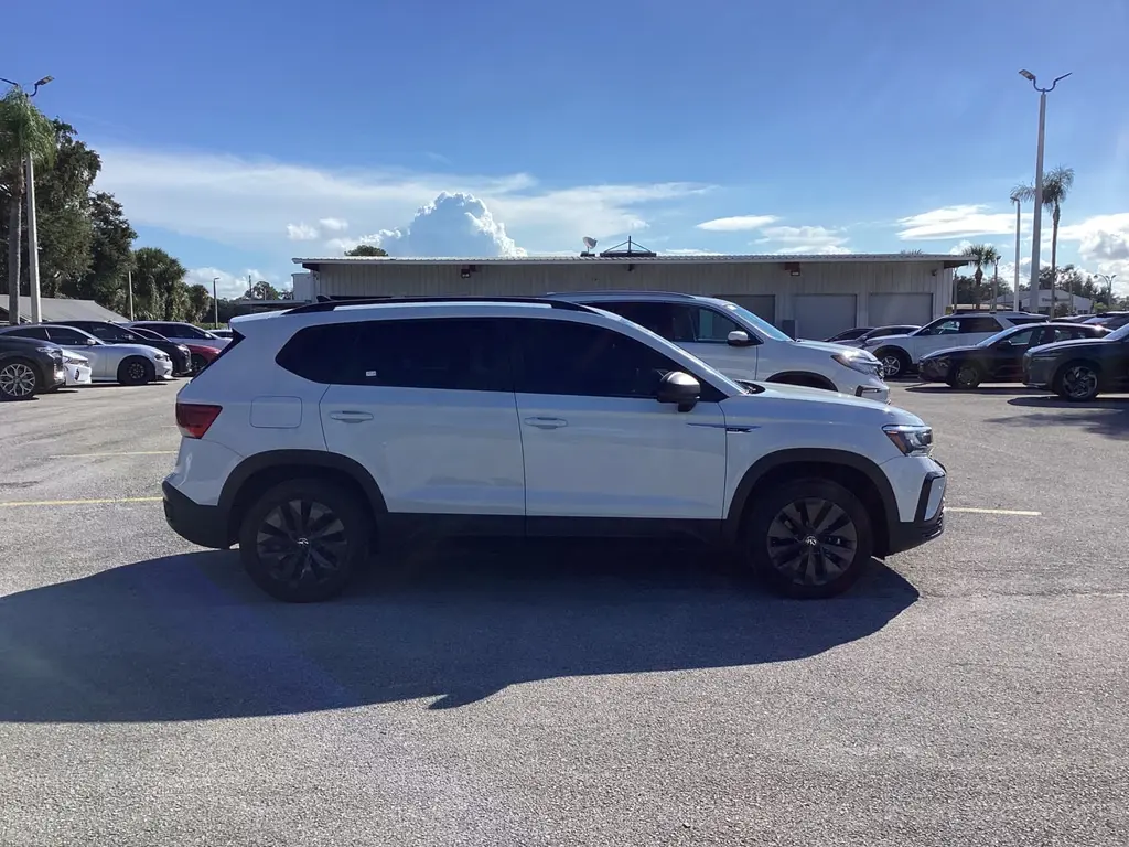2024 VOLKSWAGEN TAOS S photo 4