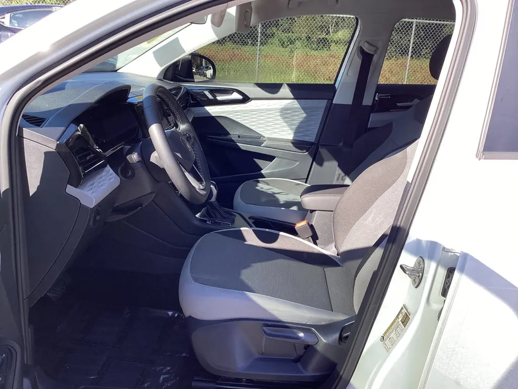 2024 VOLKSWAGEN TAOS S photo 8