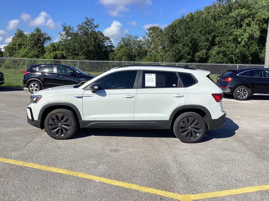 2024 VOLKSWAGEN TAOS S photo 10