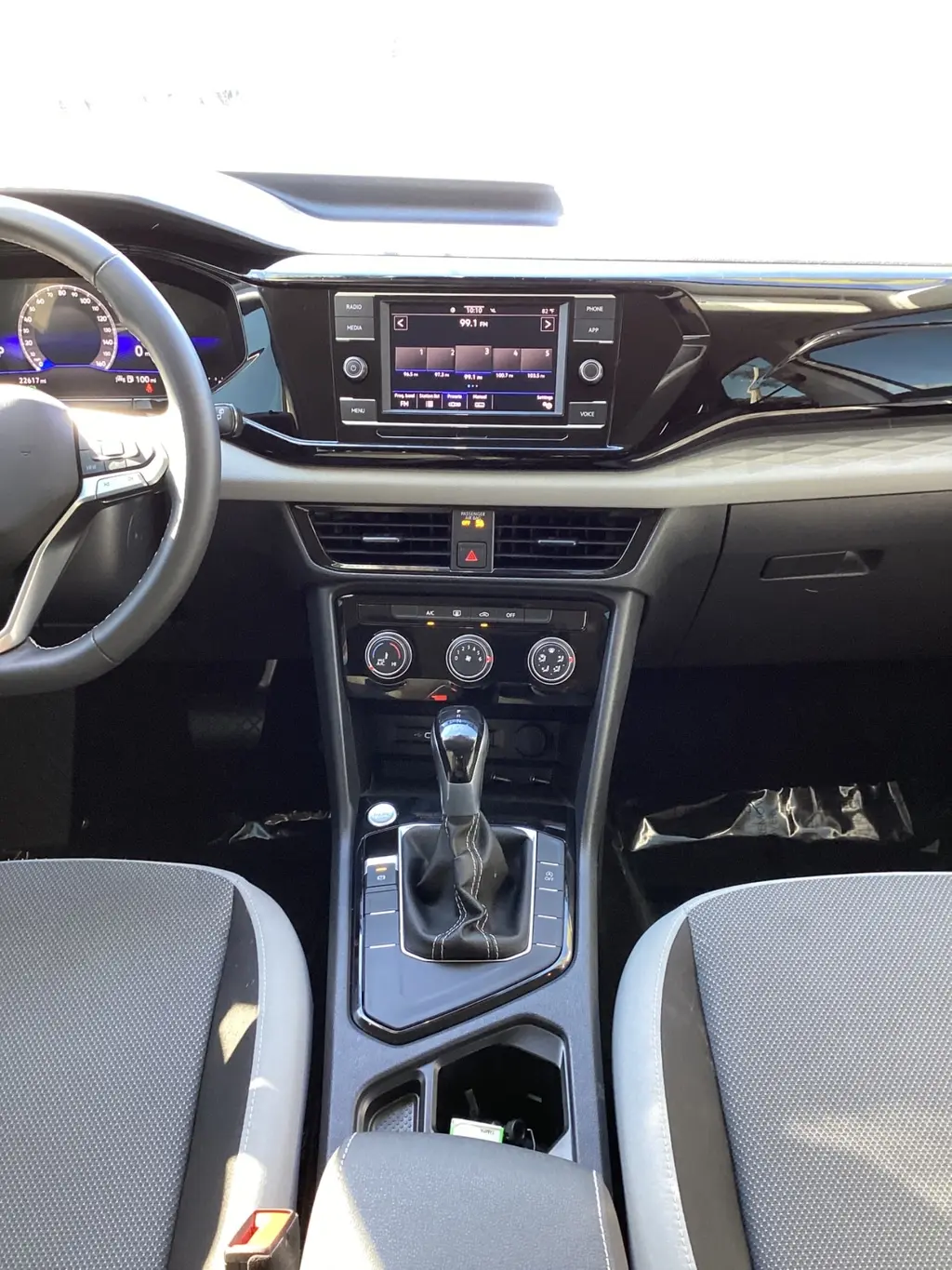 2024 VOLKSWAGEN TAOS S photo 18