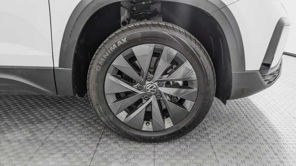 2024 VOLKSWAGEN TAOS S photo 30