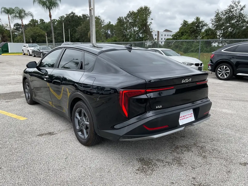 2025 KIA K4 LXS photo 3