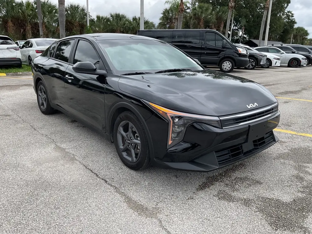 2025 KIA K4 LXS photo 13