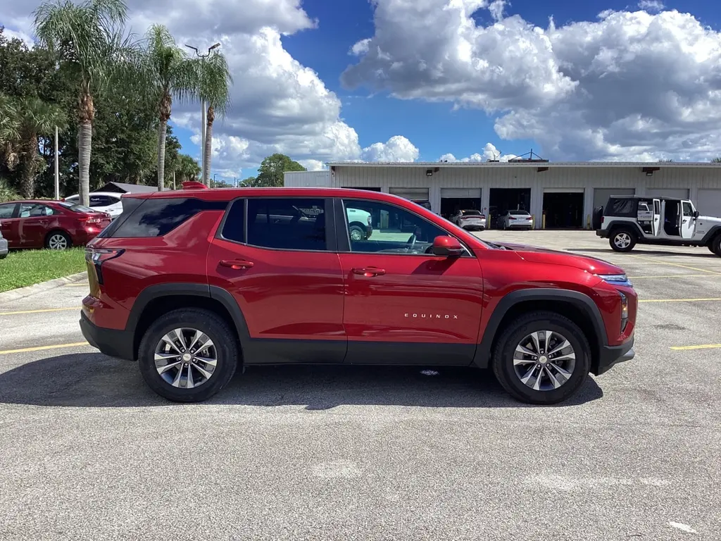 2026 CHEVROLET EQUINOX AWD LT photo 4