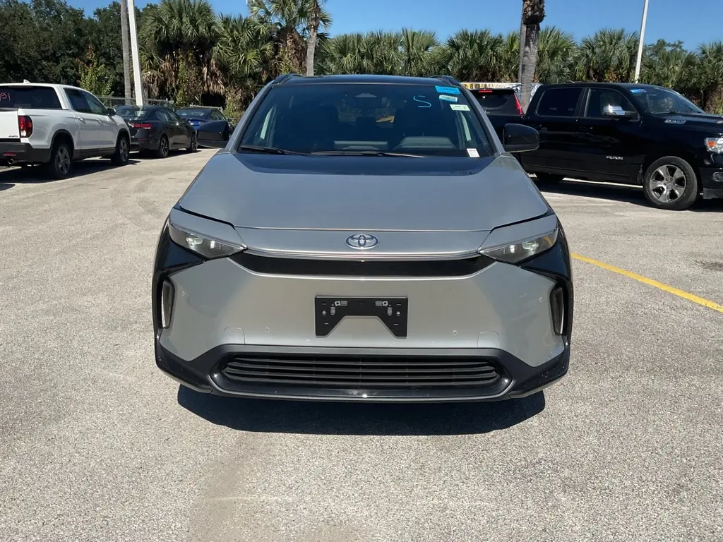 2023 TOYOTA BZ4X XLE photo 12