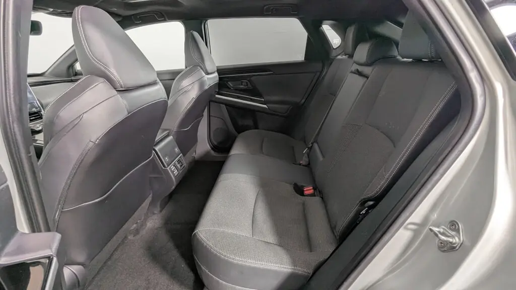 2023 TOYOTA BZ4X XLE photo 16