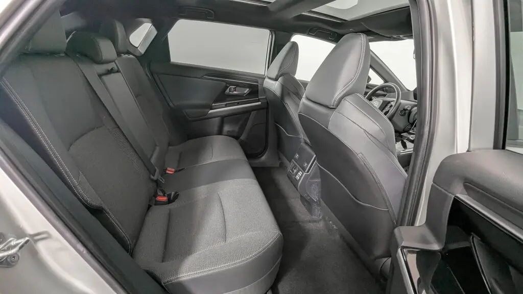2023 TOYOTA BZ4X XLE photo 20