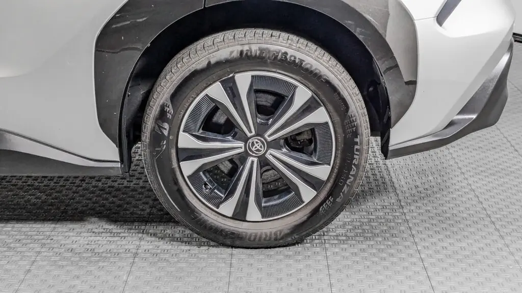 2023 TOYOTA BZ4X XLE photo 30