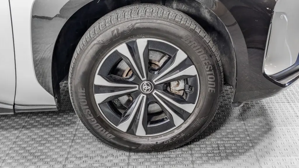 2023 TOYOTA BZ4X XLE photo 31