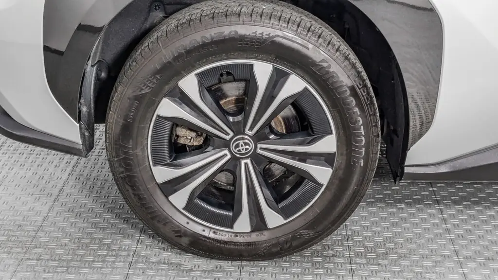 2023 TOYOTA BZ4X XLE photo 32
