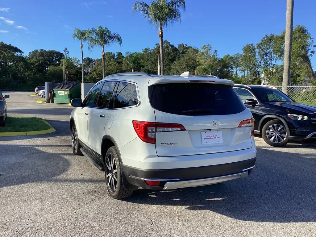 2022 HONDA PILOT TOURING 7-PASSENGER photo 6