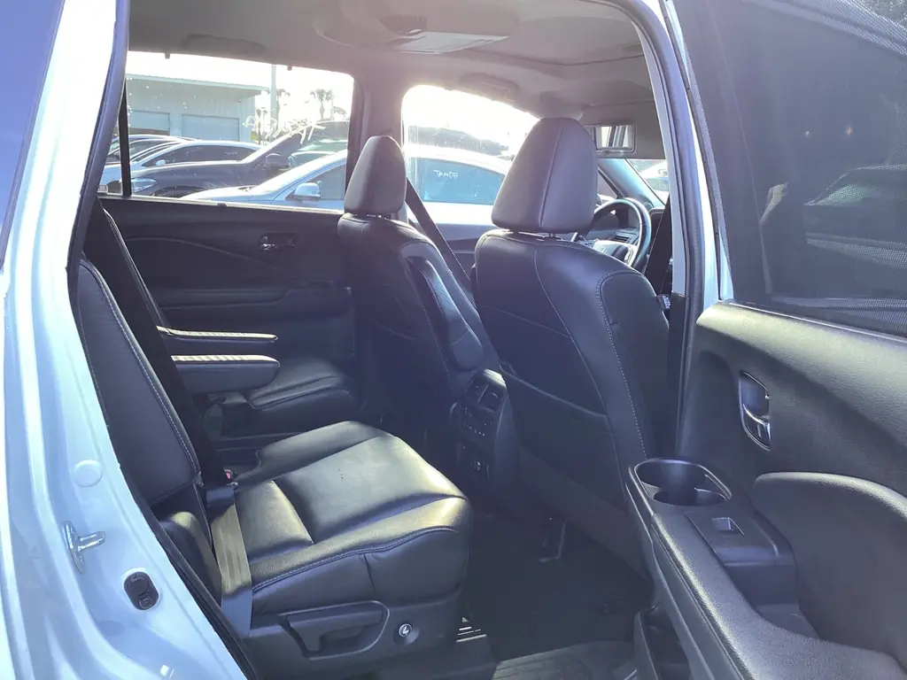 2022 HONDA PILOT TOURING 7-PASSENGER photo 11