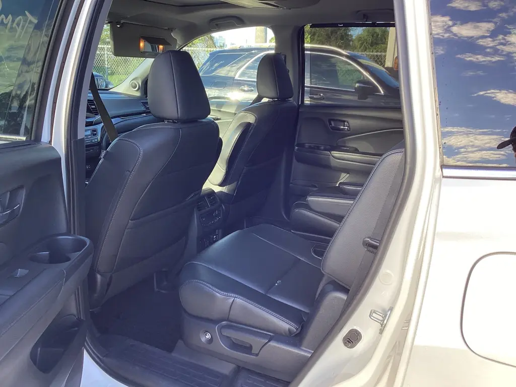 2022 HONDA PILOT TOURING 7-PASSENGER photo 15