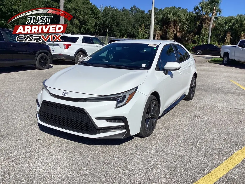 2024 TOYOTA COROLLA SE photo 1