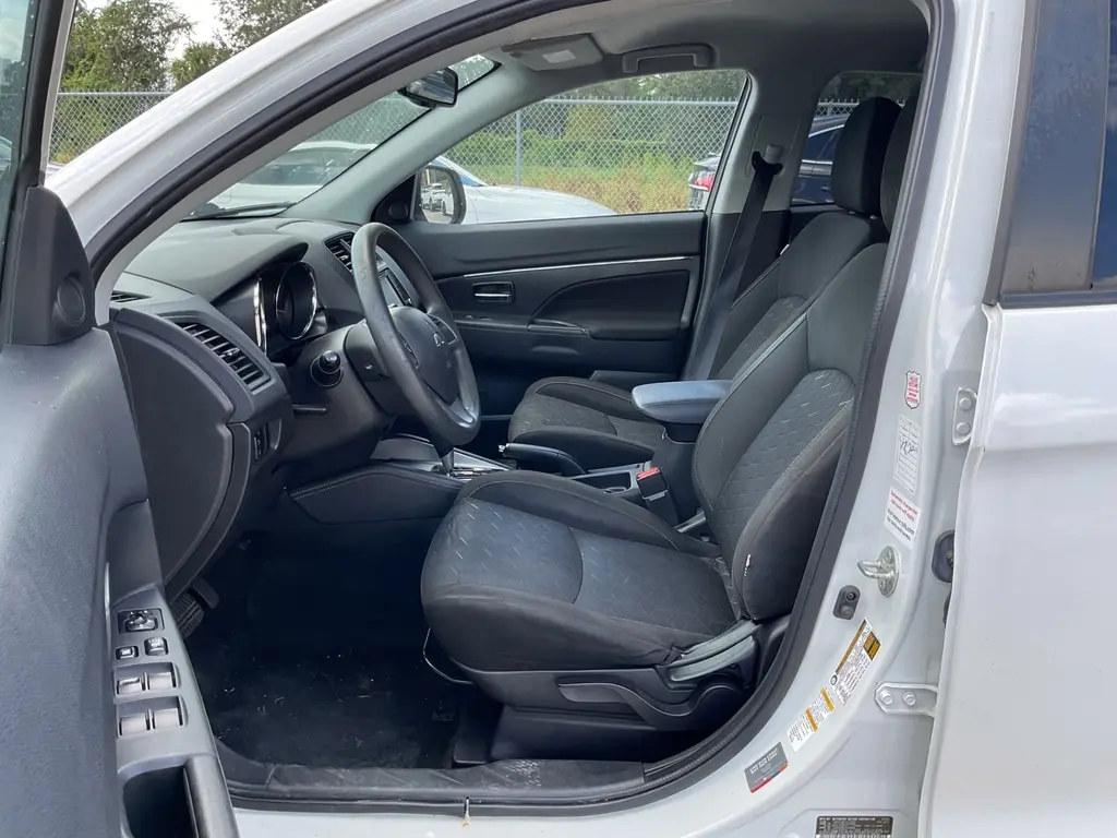 2021 MITSUBISHI OUTLANDER SPORT ES photo 16