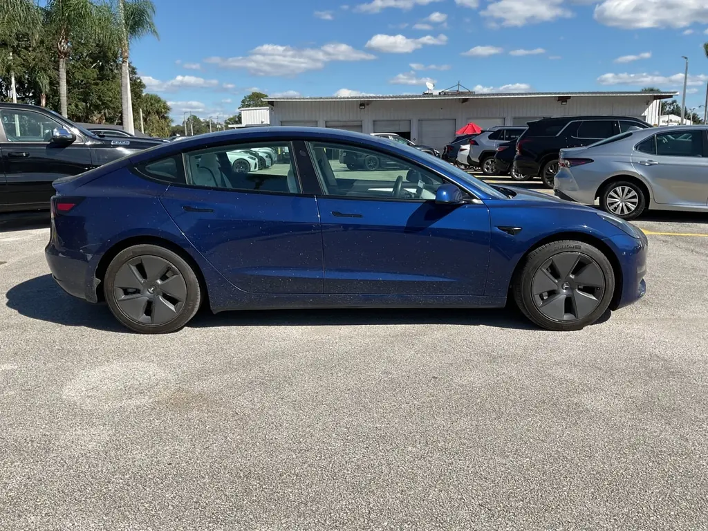 2021 TESLA MODEL 3 STANDARD RANGE PLUS photo 11