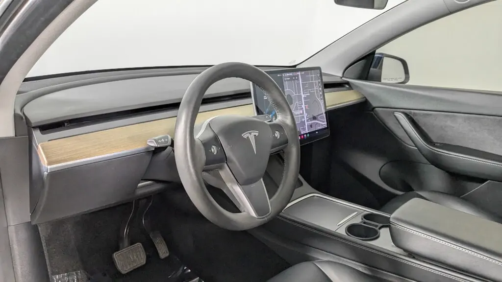 2021 TESLA MODEL Y LONG RANGE photo 24